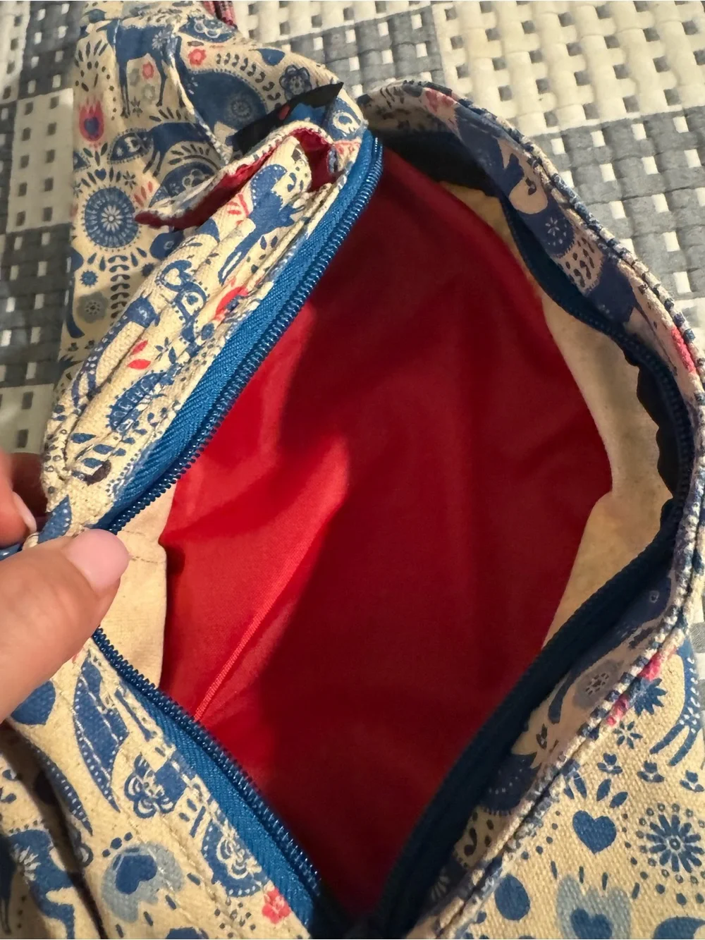 RARE Kavu 25th Anniversary Critter Tale Rope Bag Rare Animal Folk Print Sling